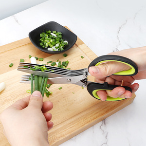 Yangjiang 803 Scallion Scissors Five Layer Stainless Steel Kitchen Herb Cutter With Protective Cover For Chopping <b>Vegetables</b> - Product Image 2