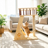 Tersedia Pohon Kucing Vertikal Kayu dengan Tempat Tidur Kucing Terintegrasi, Tiang Garuk Kayu Solid Besar, Mainan Kucing, Gaya Sederhana