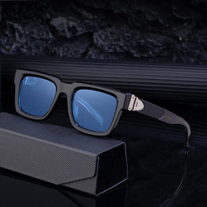 แว่นกันแดดทรงสี่เหลี่ยม XH-3490 สำหรับผู้ชาย กรอบและเลนส์ PC ป้องกันรังสียูวี 400 สีขาวสว่าง ทันสมัย - Product Image 2