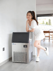 Máquina de Hielo Comercial de 60KG/24H, Autolimpiante, Refrigerada por Agua, Ahorro de Energía, Bajo Consumo, para Bares, Cafés, Hoteles, 110-240V, 60KG/24H - Product Image 3