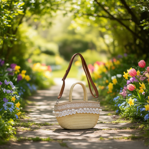 Borsa a Tracolla in PU 30x20cm con Finiture in Pizzo e Pompon, Porta Cellulare - Product Image 2