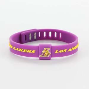 <span class=keywords><strong>Bracelet</strong></span> en silicone ajustable avec breloques d'équipes sportives Lakers Nets Warriors Bucks 76ers pour les fans de basketball - Product Image 5