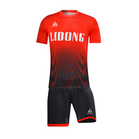 Uniformes de sport personnalisés pour enfants Kit de football Costumes de football Noir Rouge Maillot de club Ensemble Vêtements de football Maillot de football pour hommes