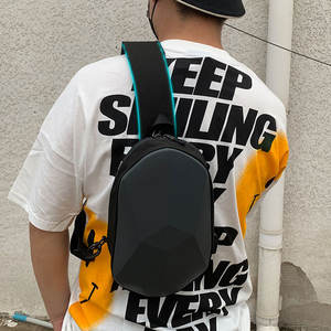 Fuliya personnalisé hommes utilitaire USB multi couleur noir étanche unisexe sport de plein air poitrine bandoulière pochette arrière coque dure sac à bandoulière - Product Image 3