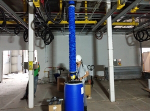 جهاز رفع ورفع بالفراغ لدلو الطلاء، مناور توازن الهواء الهوائي الصناعي، ماكينة رفع للأسطوانات الكيميائية - Product Image 4