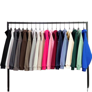 Sudadera con Capucha para Hombre de Alta Calidad del Fabricante, de Gramaje Pesado 430G, con Logotipo Personalizado en Estampado Puff, 100% Algodón Americano, Estilo Urbano y Forro Polar - Product Image 1