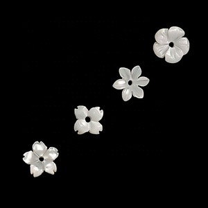 6mm bianco conchiglia perla <span class=keywords><strong>fiore</strong></span> orecchino perline corallo colorato corallo e osso per la madre di perla gioielli gioielli decorazione vestiti - Product Image 2