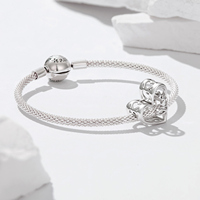 Charme romantique en forme de cœur avec sertissage à griffes de diamant rond pour femme, bijoux de fiançailles plaqués rhodium