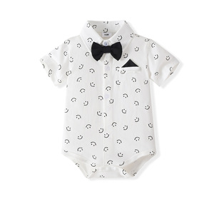 Ensemble de vêtements respirants pour bébé garçon, imprimé Smiley, body à manches courtes avec short à bretelles pour les activités quotidiennes d'été des tout-petits - Product Image 3