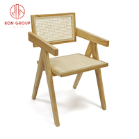 Chaise de salle à manger moderne en bois massif nordique avec accoudoirs, idéale pour café, bar, restaurant, salon et villa