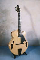 Archtop Jazz Spruce Maple Professional Performance 6-String Guitar Body Handmade Carved Solid Yunzhi Electric Guitar