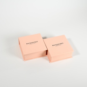 PackSecret MOQ 1 Pieza, Cajas de Regalo para Joyería Tipo Libro Blancas y Rosas con Logotipo Personalizado, Caja de Joyería de Alta Calidad con Cierre Magnético y Espuma - Product Image 4
