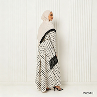 Robe longue à pois pour femmes musulmanes, ensemble hijab, abaya modeste à manches longues avec patchwork de dentelle personnalisé de Dubaï, Musulman 2026