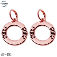 Bracelet en alliage de zinc personnalisé breloques émail accessoire marque Logo pendentif pour soutien-gorge bijoux chrétiens personnalisés fabricant d'étiquettes volantes