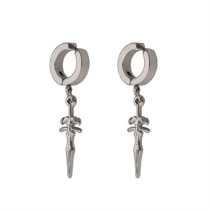 Pendientes de Aro Hipoalergénicos que No se Deslustran, con Colgante de Espada de Acero Inoxidable Estilo Hip Hop, Tipo Clip - Product Image 4