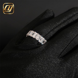 Anillo de Compromiso Unisex con Diamante Sintético Blanco Plateado, Corte Esmeralda, Claridad VVS1, Corte Excelente, Anillo de Boda Clásico, Eternidad Completa - Product Image 4