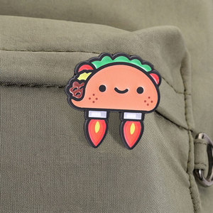 Broche émaillée mignonne en forme de fusée-taco, taco volant kawaii avec moteurs à réaction, pour la décoration de sac à dos - Product Image 4