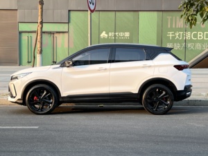 Autos Usados Geely Coolray Binyue COOL 2023 1.5TD DCT Edición Campeón SUV Deportivo Autos al por Mayor con Techo Corredizo Precio Económico - Product Image 1