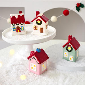 Decoración de fiesta de Navidad más vendida, artesanías de cerámica, casa pequeña, luces LED nocturnas brillantes, suministros de decoración de escritorio para vacaciones - Product Image 2