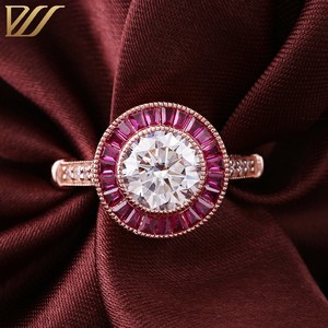 Dolce e bella 14k oro rosa personalizzato belle anello di fidanzamento taglio rotondo 1.5ct moissanite centro di pietra con rubino halo - Product Image 6