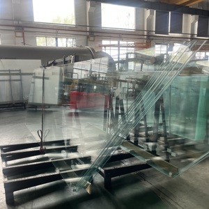 Verre de sécurité laminé de forme spéciale ultra-clair, prix et qualité excellents, panneau de verre sur mesure pour bâtiments - Product Image 2