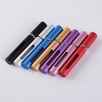 Vente en gros de flacons de parfum en verre rechargeables de 5 ml, atomiseur rond en métal, emballage de parfum coloré, fournisseur de flacons pulvérisateurs