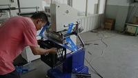 Nouvelle machine d'impression pneumatique semi-automatique à plat TJ-69 pour le marquage à chaud des logos sur les poubelles en plastique de 1100L – 4 faces