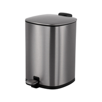 Poubelle carrée à pédale avec finition satinée mate haut de gamme pour la maison, la salle de bain, l'angle, avec fermeture douce