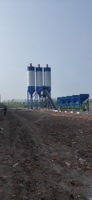 60m3/saat Elektrikli HZS60 Beton Santrali, Şanzımanlı Bantlı Konveyör Yükleme Seçeneği ile 3 Bölmeli 4 Bölmeli Agrega Dozajlama Ünitesi