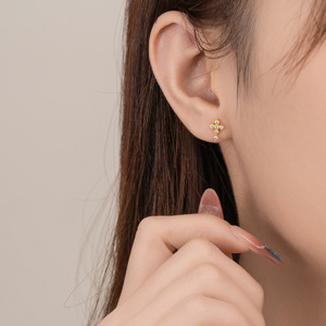 Pendientes de Cruz minimalistas de Plata de Ley 925 geométricos Pave completo CZ todos los días declaración de moda desgaste de fiesta diseño de aro circón - Product Image 4