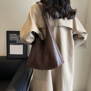 Sac fourre-tout élégant en cuir PU marron avec fermeture éclair, grande capacité, sac à bandoulière minimaliste, sac sous le bras pour les trajets quotidiens - Product Image 5