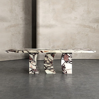Table à manger rectangulaire en marbre avec pieds courbes en forme de croissant, sculpturale, en pierre naturelle, pour projet de villa moderne
