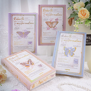 Quaderno Vintage con 200 Pagine Bianche Formato A5, Design a <span class=keywords><strong>Farfalla</strong></span>, Copertina Rigida con Lamina Dorata e Bordi Colorati - Product Image 1