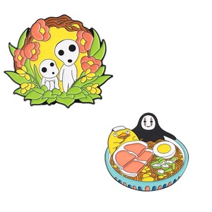 Vente en gros d'usine, épingles en émail Spirited Away de <span class=keywords><strong>Miyazaki</strong></span> <span class=keywords><strong>Hayao</strong></span> du Japon avec carte de support - Product Image 5