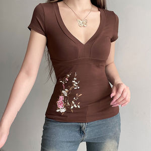 Camiseta de Manga Corta con Cuello en V, Ajustada, de Punto, con Bordado Floral en Contraste de Color Vintage, Fácil de Combinar, Estilo Chica Moderna - Product Image 4