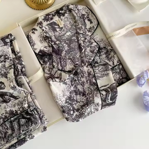 Benutzer definierte reguläre bestickte Satin Pyjamas Set 2 Stück Damen Seide Luxus Blank Pyjamas Damen Nachtwäsche <span class=keywords><strong>Sets</strong></span> Nachthemd für Frauen - Product Image 4