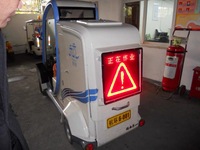 Afficheur de messages routiers à écran matriciel, panneau de signalisation dynamique de la circulation routière, écran LED monté sur véhicule, panneau VMS