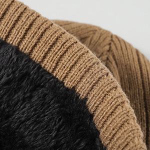 Chapeau d'hiver en laine épaisse tricotée avec rabats d'oreilles pour jeunes, style automne et chaud, vente en gros - Product Image 3