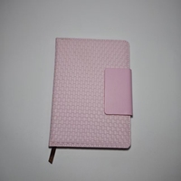 Caderno Promocional A5 em Couro PU Bege com Padrão Trançado e Fecho Magnético, Logotipo Personalizado para Presente de Escritório