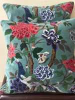 Housses de coussin en velours de coton de luxe, sur mesure et artisanales, pour une touche décorative. Transformez votre intérieur grâce à la texture opulente de la housse de coussin.