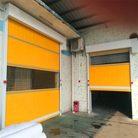 Porte coupe-vent rapide enduite de bâche moderne de PVC conception en plastique coupe-vent pour la surface finie d'entrepôts