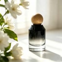 Atomiseur de parfum personnalisé de 50 ml en verre dégradé noir avec bouchons en bois et pompe à vaporisation fine