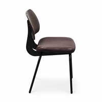 Chaise de salle à manger de style industriel vintage pour restaurant commercial, dossier en acier, assise en cuir, structure métallique, durable, pour hôtel et chambre.