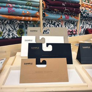 Stof Gat-Punch Hanger Kartonnen Monster Kaart Kleding Textiel Lederen Verborgen Nagelhanger Verpakking Luxe Hang Tags - Product Image 1