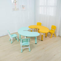 Table d'activités pliable multifonctionnelle Vsuch pour tout-petits, table de dessin et d'apprentissage en plastique PP en forme de demi-lune pour enfants, pour une utilisation à la maison
