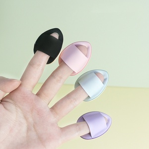 Éponge de maquillage douce et lavable en forme de mini coussin d'air avec logo personnalisé pour l'application du correcteur - Product Image 5