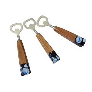 Ouvre-bouteille artisanal en bois, résine et acier inoxydable, écologique et durable, ouvre-bouteille à bière, ouvre-capsule, accessoire de bar et de cuisine - Product Image 1
