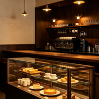 Meuble de bar à café en bois massif sur mesure de luxe / design d'intérieur haut de gamme