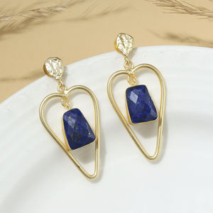 Pendientes de Latón de Moda para Mujer Midnight Heart con Piedra Natural Lapislázuli y Marco Chapado en Oro - Product Image 1
