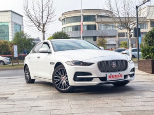 Jaguar <span class=keywords><strong>XEL</strong></span> de 4 Puertas y 5 Plazas, Viaja a Alta Velocidad por Largas Distancias a 0 Kilómetros por Hora. - Product Image 3